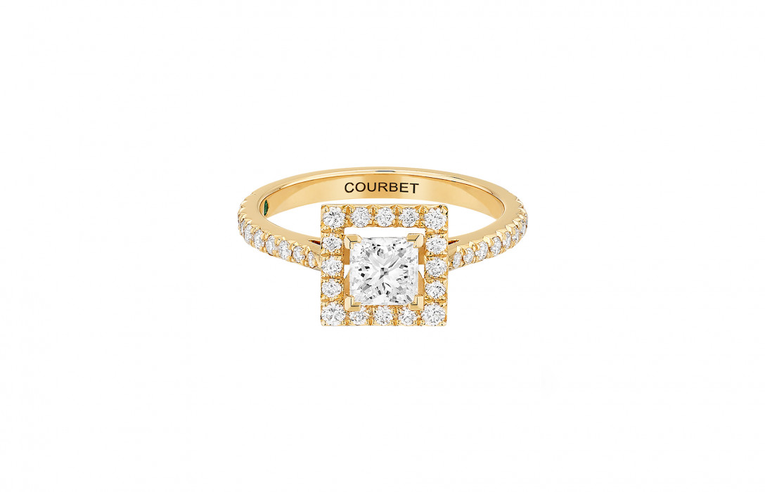 Bague Halo Princesse ""C"" de Courbet 3/4 pavée en or jaune - Face - Courbet