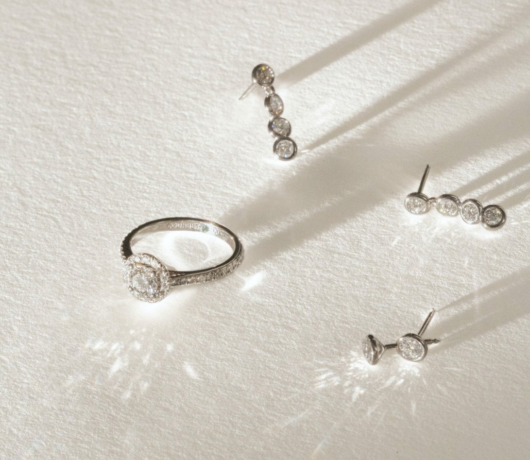 Boucles d’oreilles CO - Or blanc 18K (2,10 g), diamants 0,8 cts - Vue 5