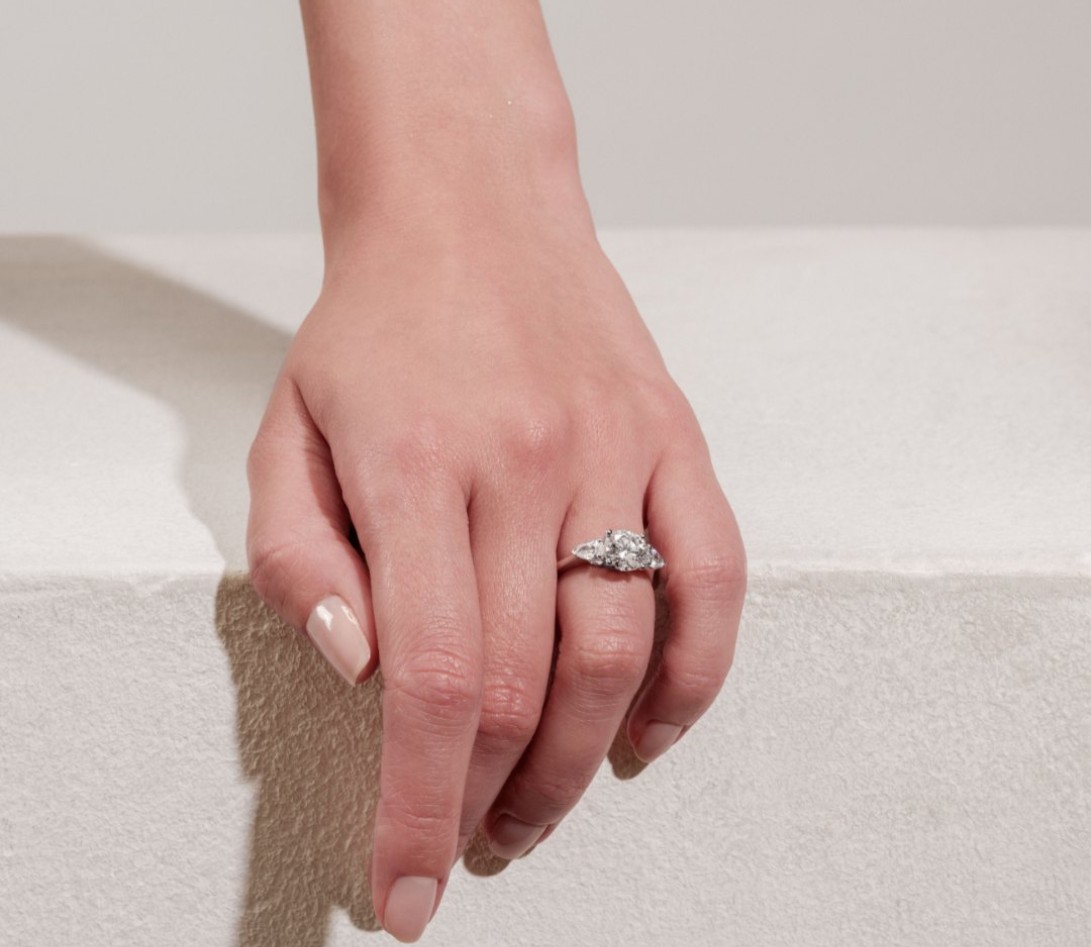 bague-de-fiancailles-taille-brillant-poire-1carat-vue2