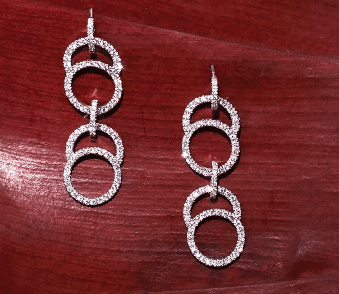 Boucles d'oreilles pendantes CELESTE pavées double en or blanc 18K recyclé et diamants de synthèse - Courbet - Vue 3