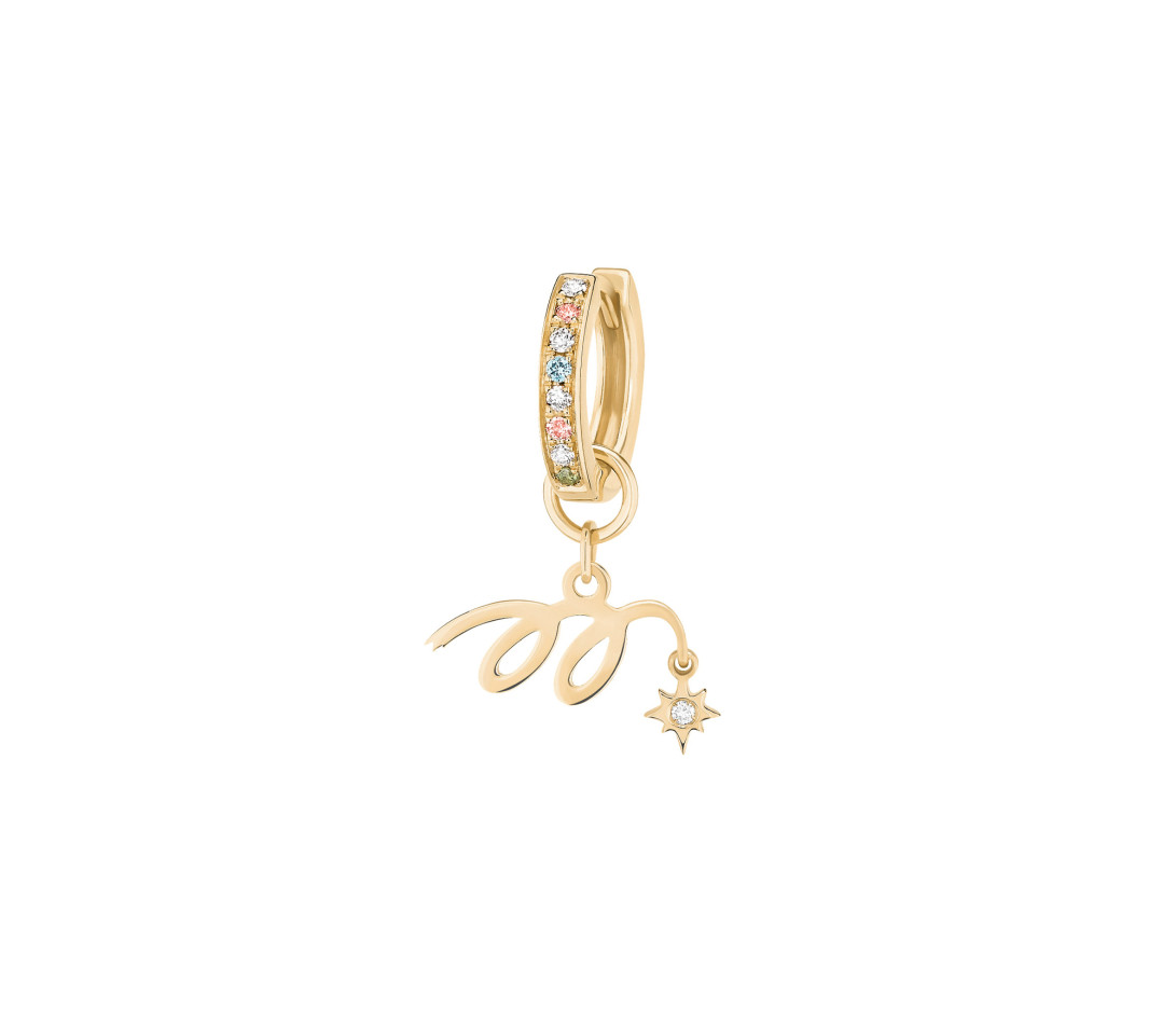 Mono boucle d’oreille créole MARZIA X COURBET « M » en or jaune - packshot 1 - Courbet